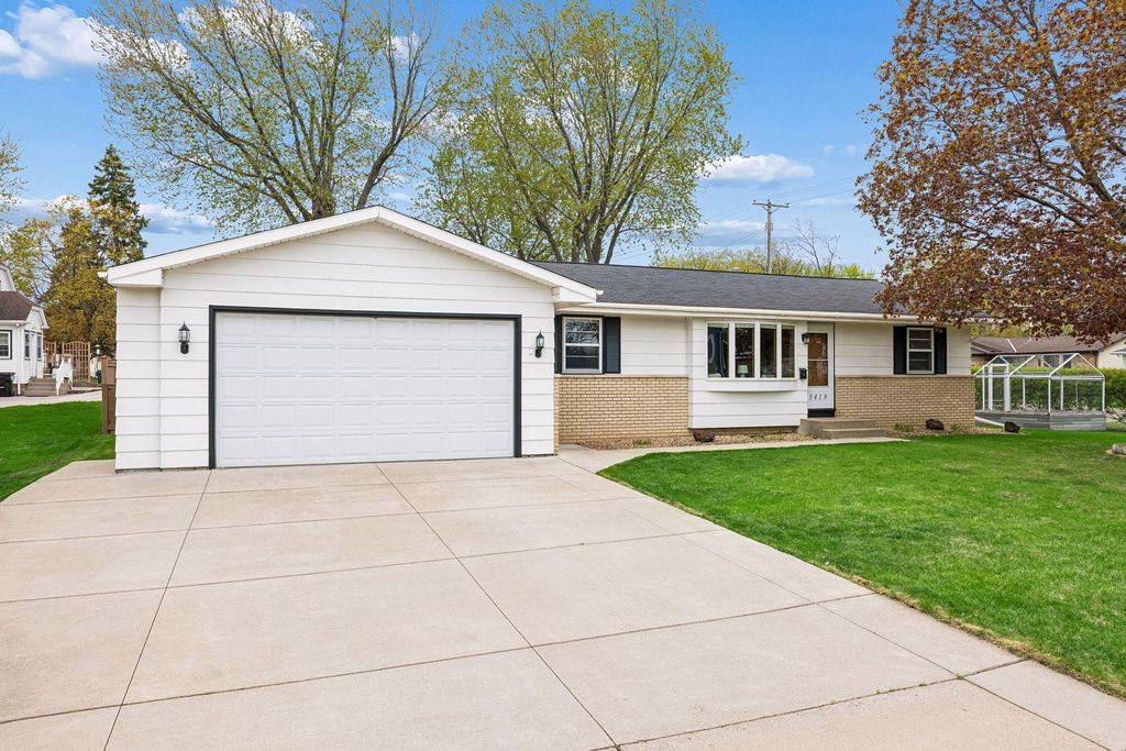 5419 50th Avenue N, Crystal, MN 55429