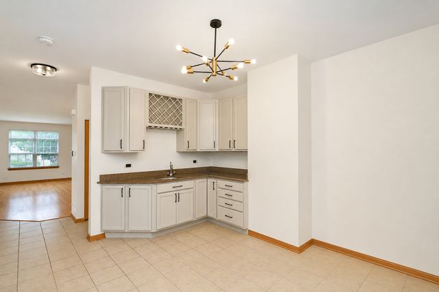 1896 Keystone Place 1896, Schaumburg, IL 60193
