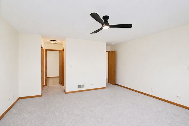1896 Keystone Place 1896, Schaumburg, IL 60193