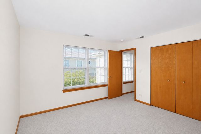 1896 Keystone Place 1896, Schaumburg, IL 60193