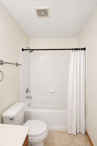 1896 Keystone Place 1896, Schaumburg, IL 60193