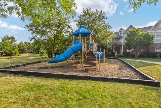 1896 Keystone Place 1896, Schaumburg, IL 60193