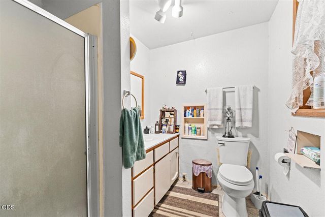 577 Galice Road, Merlin, OR 97532