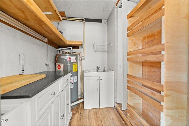 577 Galice Road, Merlin, OR 97532