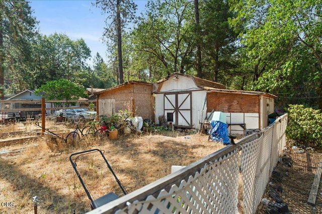 577 Galice Road, Merlin, OR 97532
