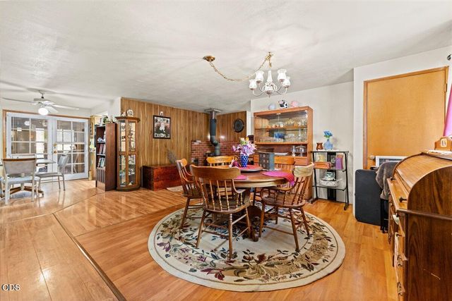 577 Galice Road, Merlin, OR 97532