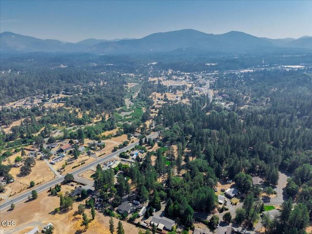 577 Galice Road, Merlin, OR 97532