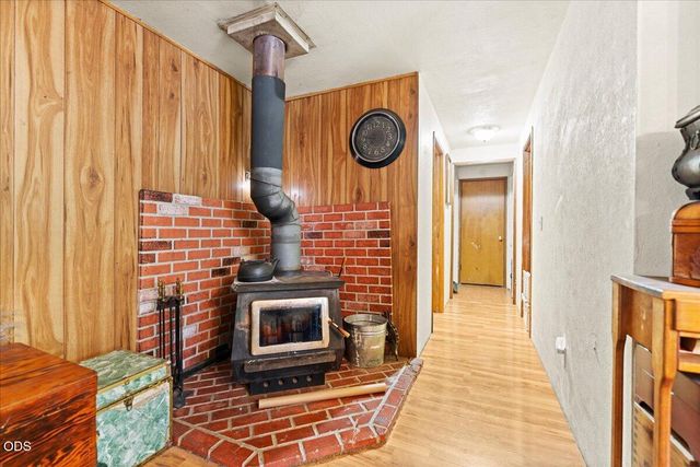 577 Galice Road, Merlin, OR 97532