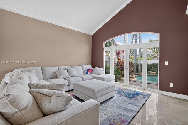 18611 NW 11th Street, Pembroke Pines, FL 33029