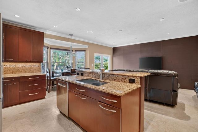 18611 NW 11th Street, Pembroke Pines, FL 33029