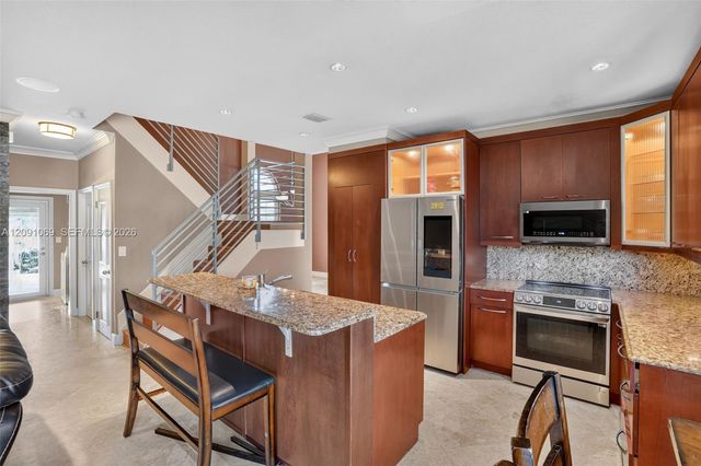 18611 NW 11th Street, Pembroke Pines, FL 33029