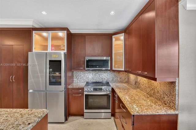 18611 NW 11th Street, Pembroke Pines, FL 33029