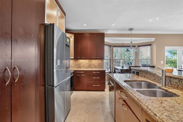 18611 NW 11th Street, Pembroke Pines, FL 33029