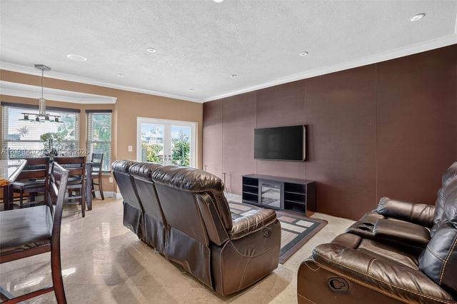 18611 NW 11th Street, Pembroke Pines, FL 33029