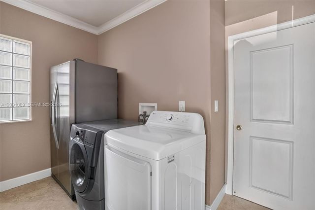 18611 NW 11th Street, Pembroke Pines, FL 33029