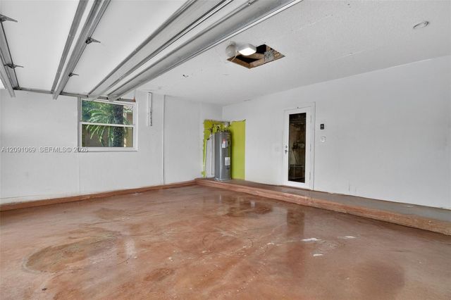 18611 NW 11th Street, Pembroke Pines, FL 33029