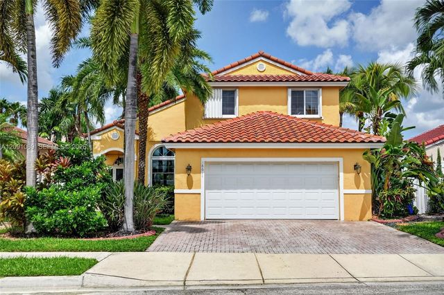 18611 NW 11th Street, Pembroke Pines, FL 33029