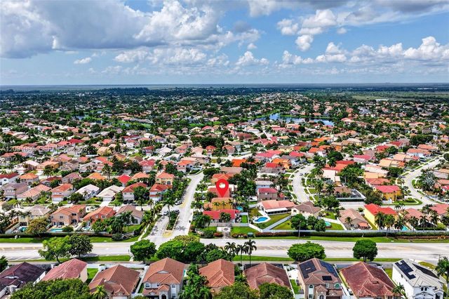 18611 NW 11th Street, Pembroke Pines, FL 33029