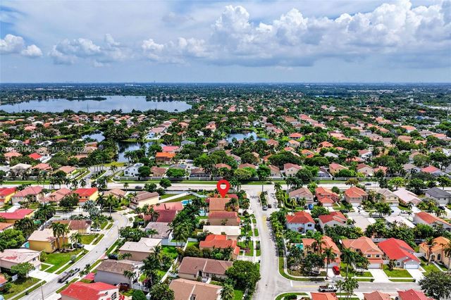 18611 NW 11th Street, Pembroke Pines, FL 33029