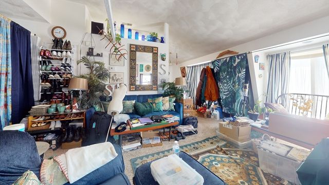 12 Lyman St 3, Waltham, MA 02452