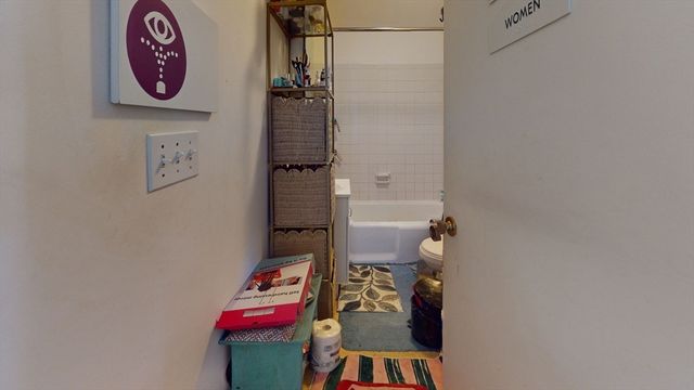 12 Lyman St 3, Waltham, MA 02452