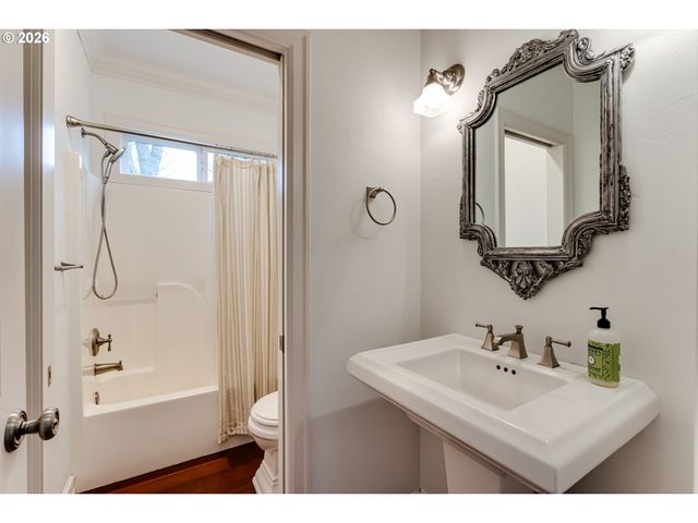 3770 WATERBROOK Way, Eugene, OR 97408