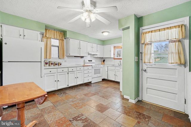 617 BOSLER AVE, Lemoyne, PA 17043