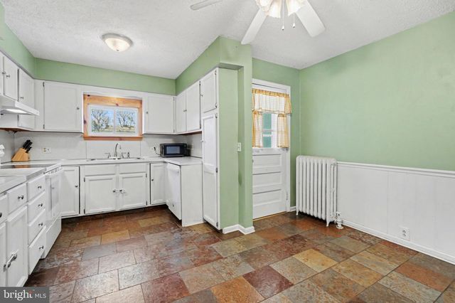 617 BOSLER AVE, Lemoyne, PA 17043