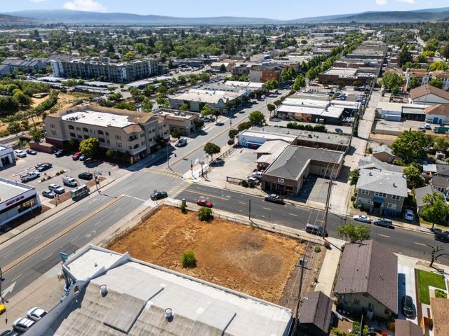 7711 Monterey Street, Gilroy, CA 95020