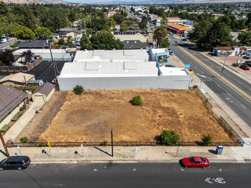 7711 Monterey Street, Gilroy, CA 95020
