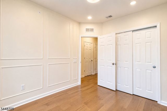 22 Gala Ct, Livingston Twp., NJ 07039