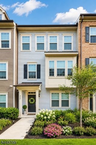 22 Gala Ct, Livingston Twp., NJ 07039