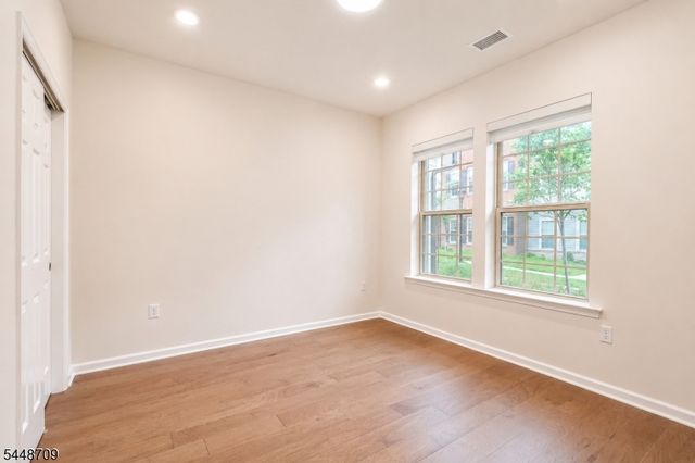 22 Gala Ct, Livingston Twp., NJ 07039