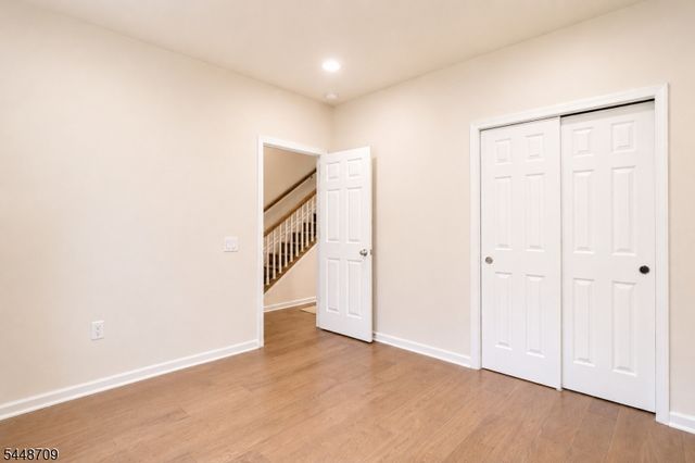 22 Gala Ct, Livingston Twp., NJ 07039