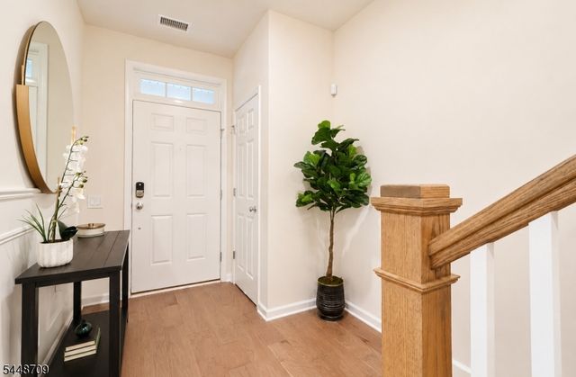 22 Gala Ct, Livingston Twp., NJ 07039