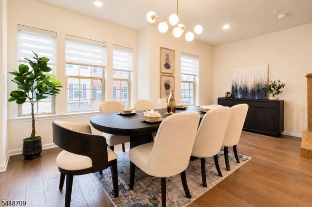 22 Gala Ct, Livingston Twp., NJ 07039