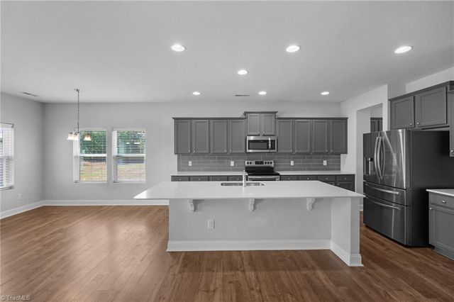 1606 Silver Lake Drive, Kernersville, NC 27284
