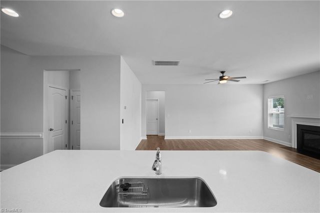 1606 Silver Lake Drive, Kernersville, NC 27284