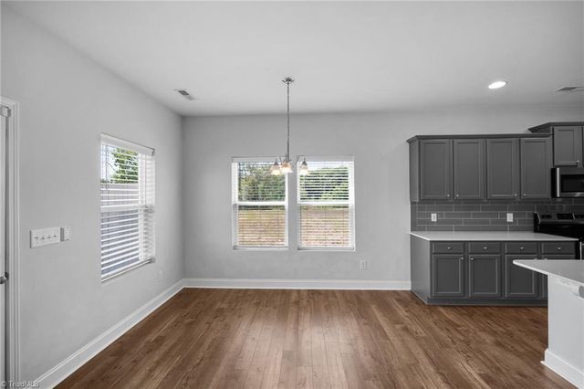 1606 Silver Lake Drive, Kernersville, NC 27284