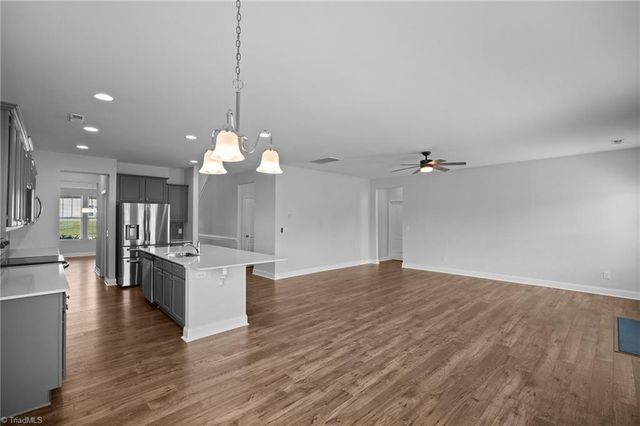 1606 Silver Lake Drive, Kernersville, NC 27284