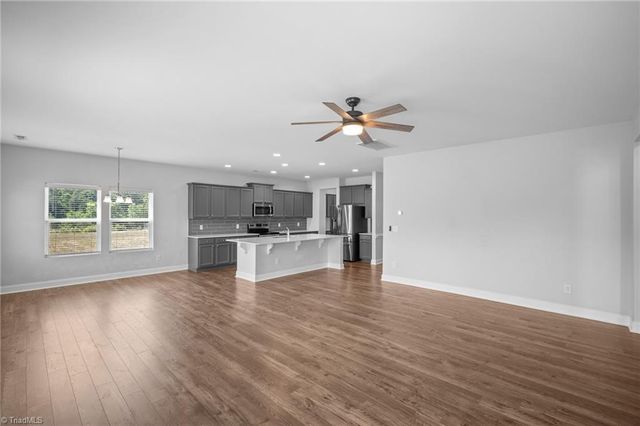 1606 Silver Lake Drive, Kernersville, NC 27284