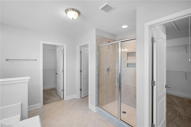 1606 Silver Lake Drive, Kernersville, NC 27284