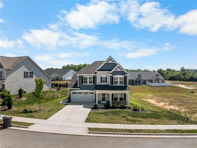 1606 Silver Lake Drive, Kernersville, NC 27284