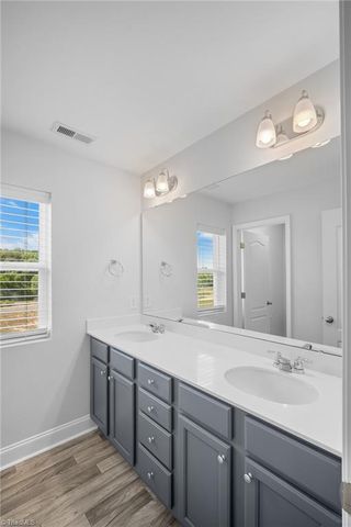 1606 Silver Lake Drive, Kernersville, NC 27284