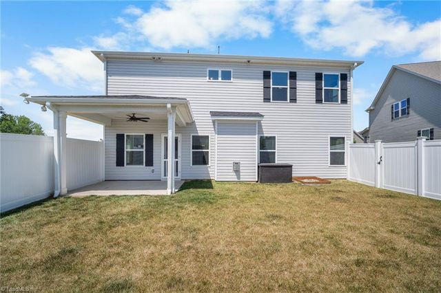 1606 Silver Lake Drive, Kernersville, NC 27284