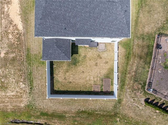 1606 Silver Lake Drive, Kernersville, NC 27284