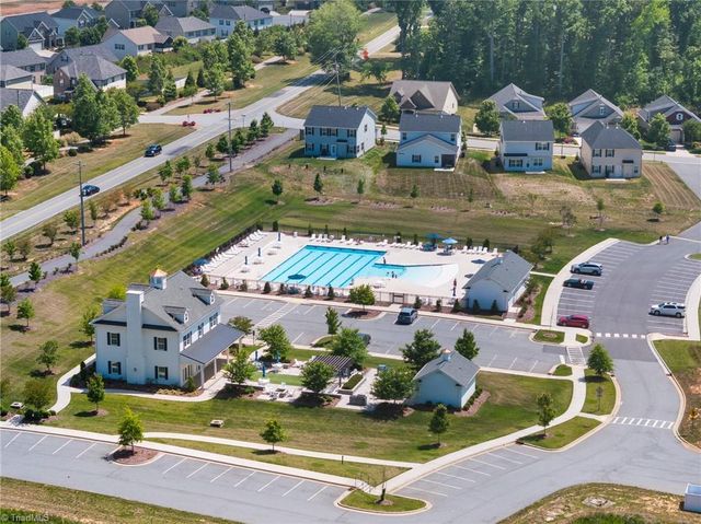 1606 Silver Lake Drive, Kernersville, NC 27284