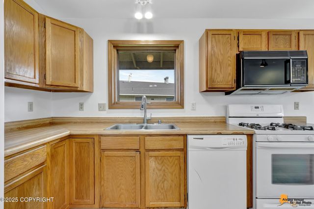 4032 Hale Court, Anchorage, AK 99502