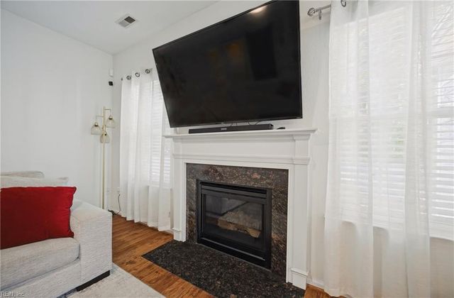 712 Creekwood DR, Chesapeake, VA 23323