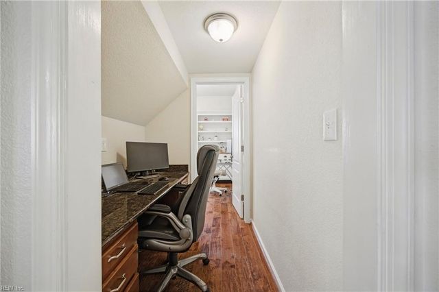 712 Creekwood DR, Chesapeake, VA 23323